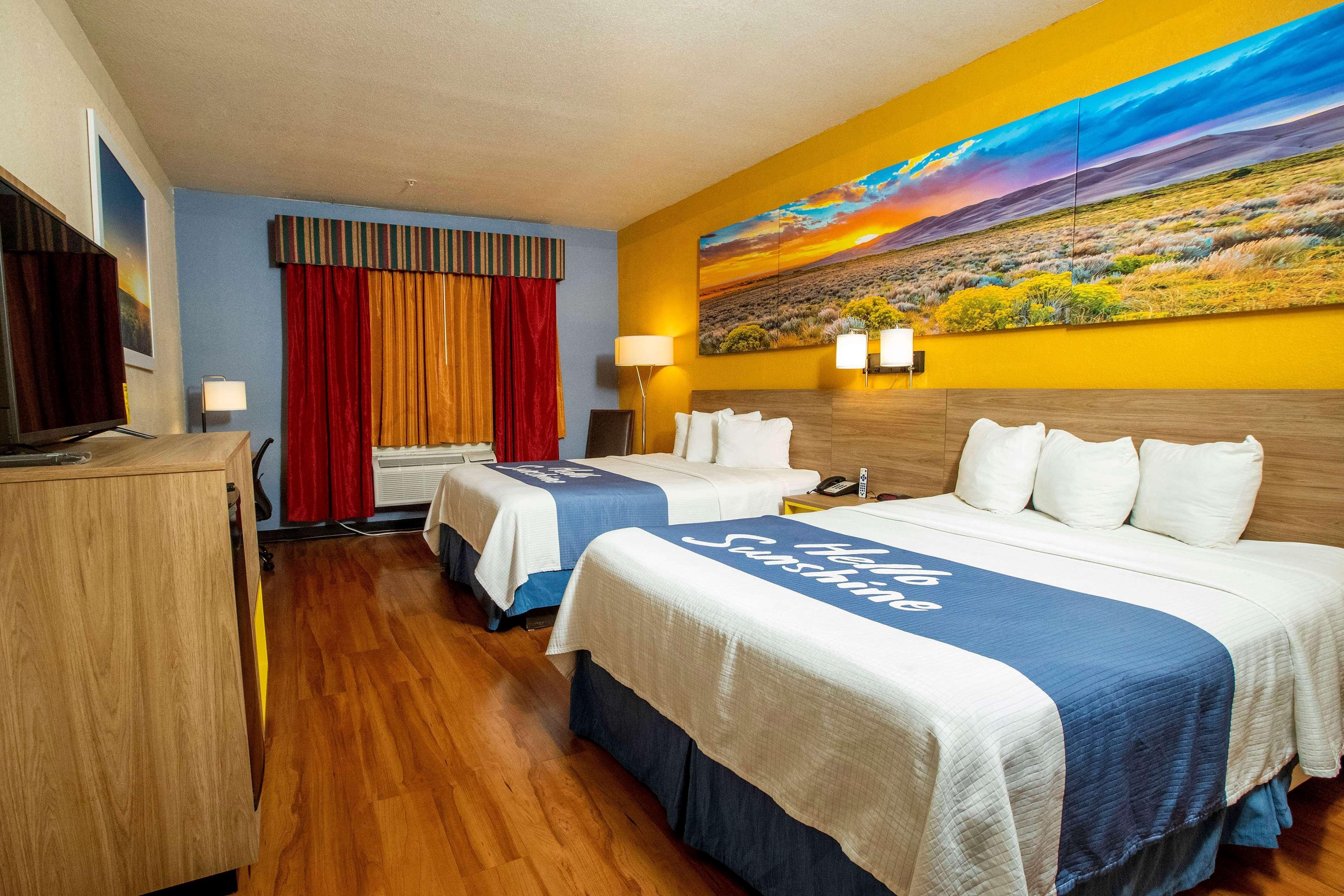 Days Inn & Suites By Wyndham Houston North/Aldine Εξωτερικό φωτογραφία