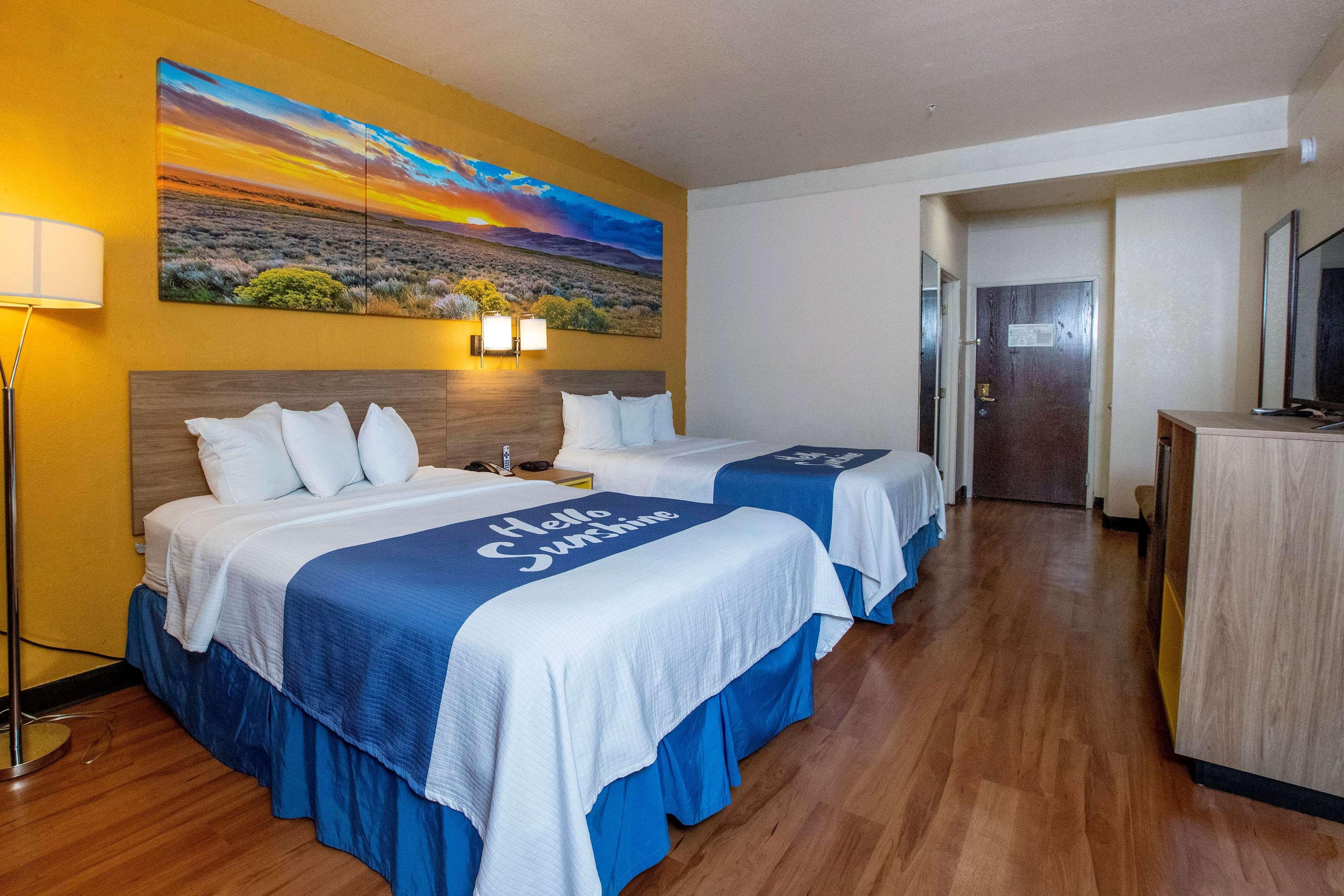 Days Inn & Suites By Wyndham Houston North/Aldine Εξωτερικό φωτογραφία