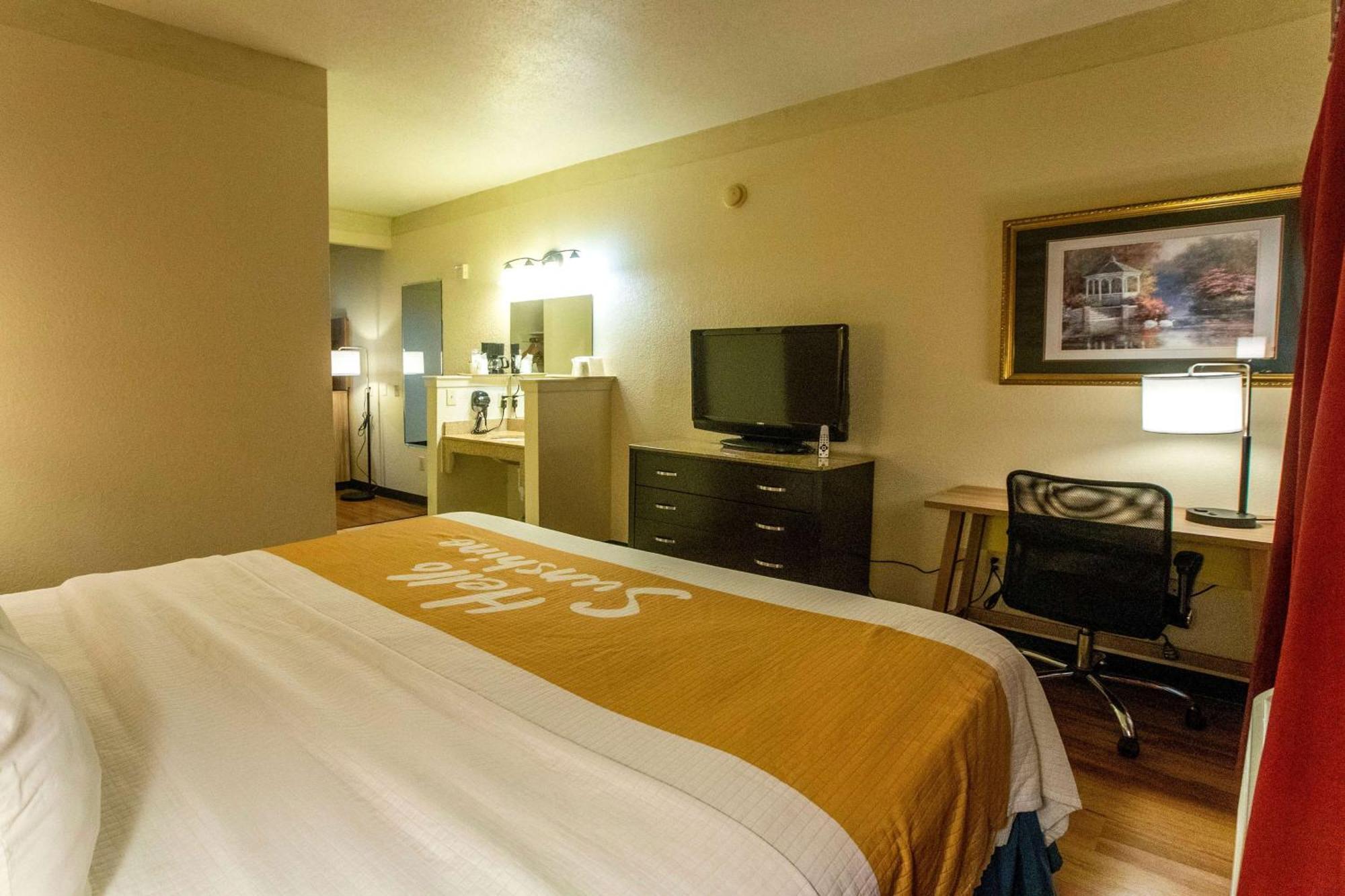 Days Inn & Suites By Wyndham Houston North/Aldine Εξωτερικό φωτογραφία