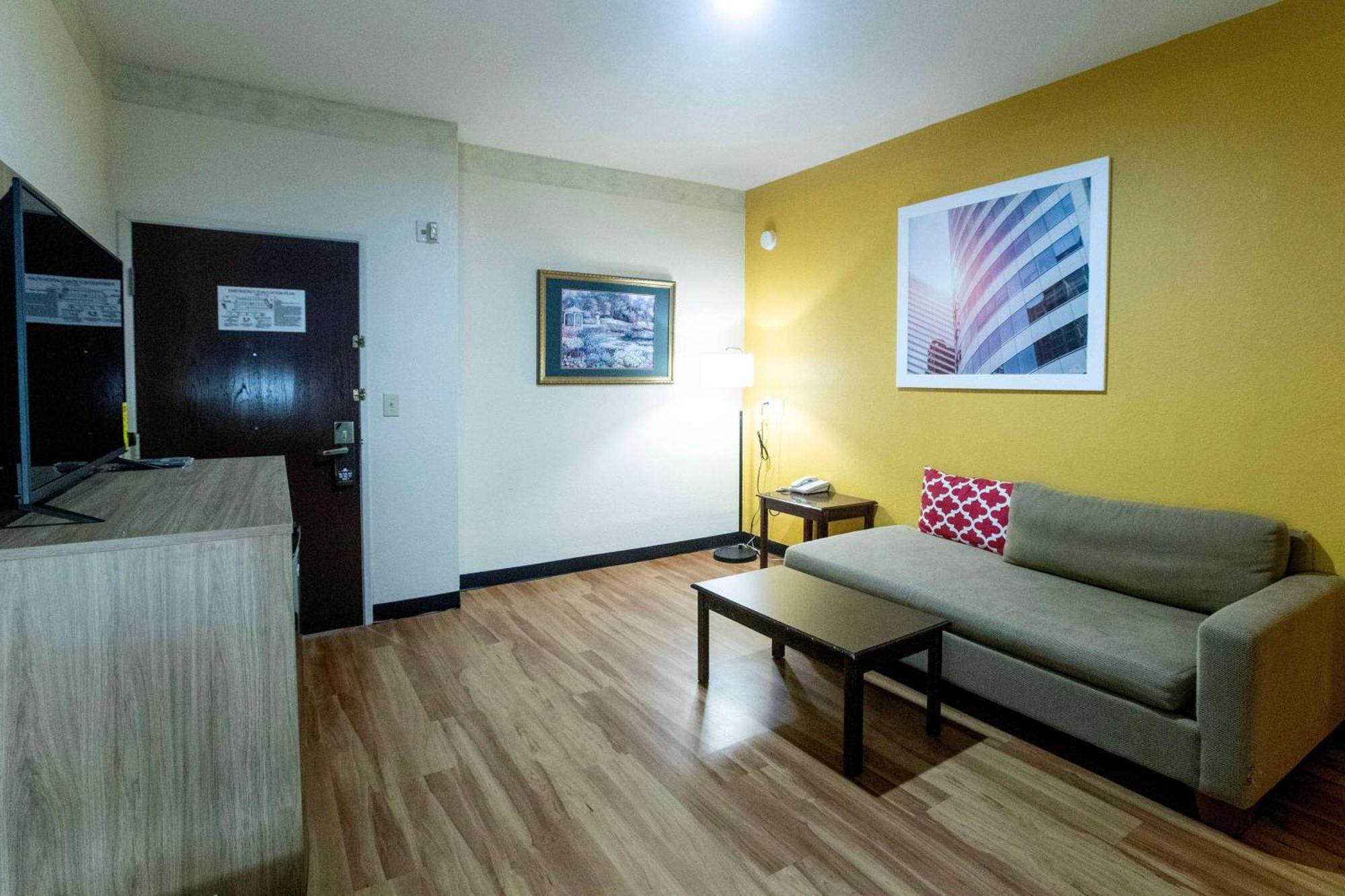 Days Inn & Suites By Wyndham Houston North/Aldine Εξωτερικό φωτογραφία