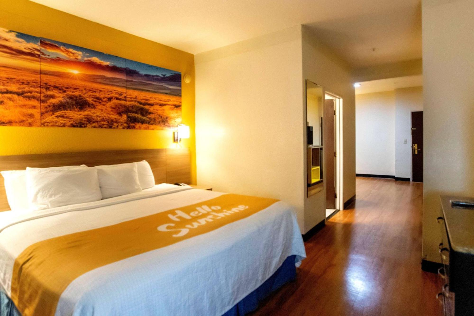 Days Inn & Suites By Wyndham Houston North/Aldine Εξωτερικό φωτογραφία