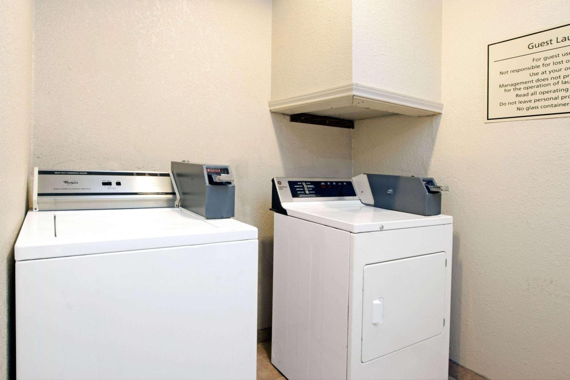 Days Inn & Suites By Wyndham Houston North/Aldine Εξωτερικό φωτογραφία