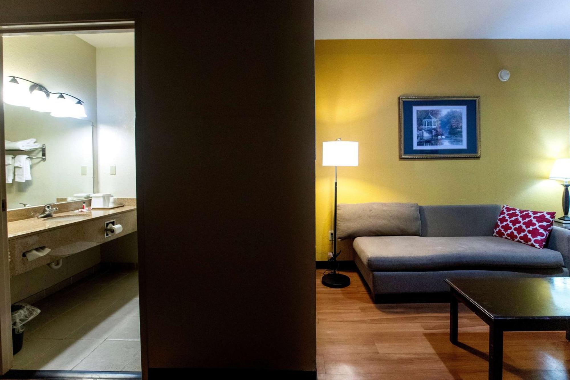 Days Inn & Suites By Wyndham Houston North/Aldine Εξωτερικό φωτογραφία