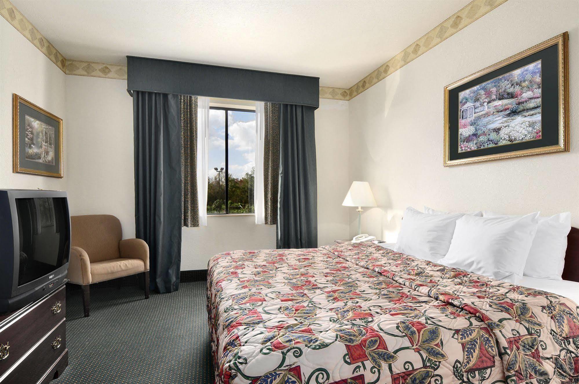 Days Inn & Suites By Wyndham Houston North/Aldine Εξωτερικό φωτογραφία